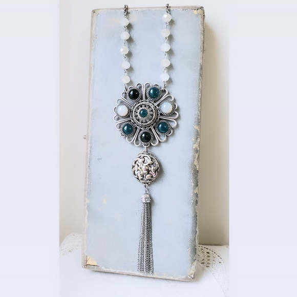 1940's Twinkle Button Long Necklace