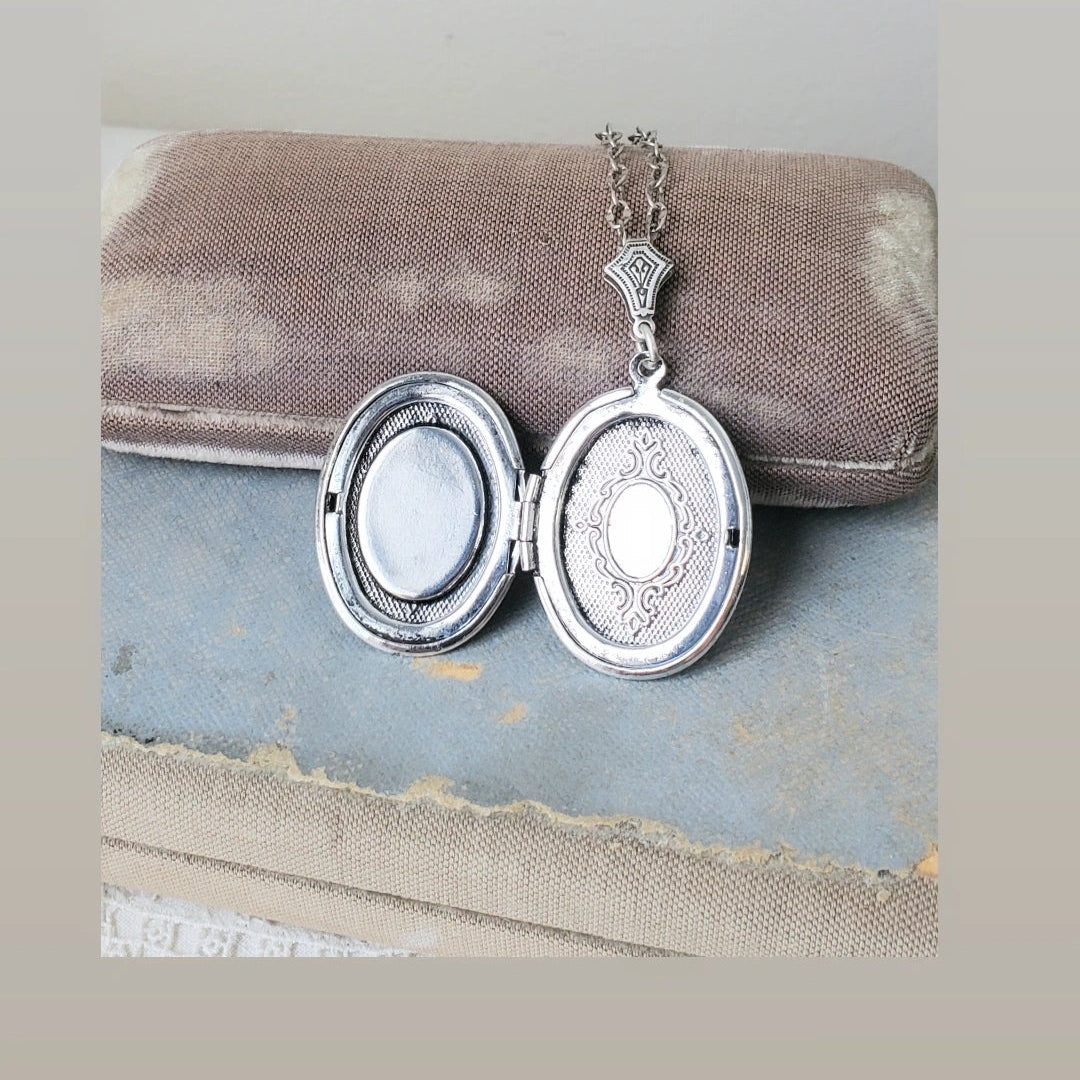 Vintage Daisy Cameo Locket Necklace – Vintage Button Jewelry By Krista Moss